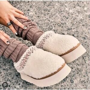 Ugg Tazz Braid Sheepskin Platforms Shoes -RARE